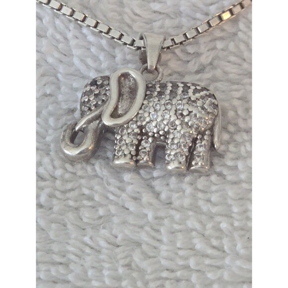 Sterling Silver Elephant Pendant Necklace With Diamond Accents Stamped 925 Italy - Picture 3 of 11